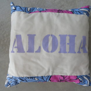 ハワイアンクッションカバー！名前や好きな言葉をお入れします