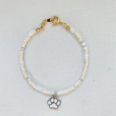 おしゃれな肉球ビーズブレスレット